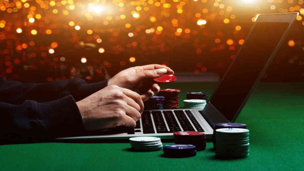 Bitcoin casino live India dealers